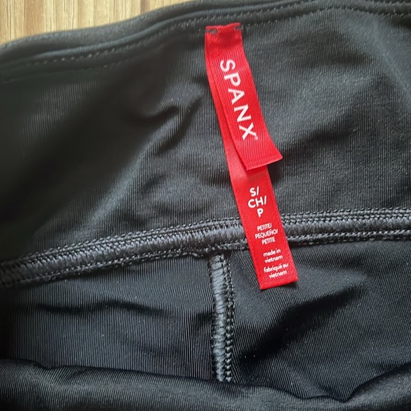Spanx women’s size small - Picture 2 of 3